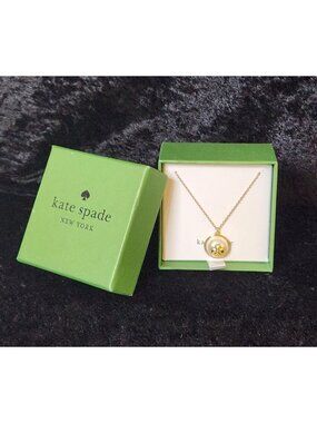 KATE SPADE Gold Pearls on Pearl Clover Spade Flower Pendant Necklace Boxed NWT